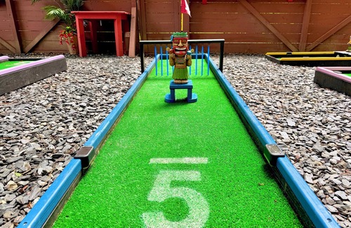Smyrna House | Luxury Guest Suite w/Arcade+Mini-Golf & Tiki Bar: Near The Battery & Truist Park