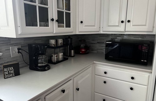 Hillside House | Luxury Home; 10mins to EWR; 30 to NYC, 20min American Dream Mall & 20min Metlife