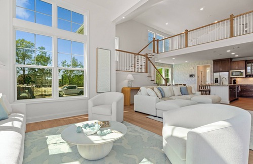 Long Neck House | Luxury Home on Golf Course!