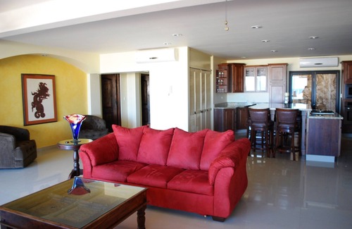 Pedregal House | Luxury Home with Infinity Pool! Walk to Town, Harbor and Beach!
