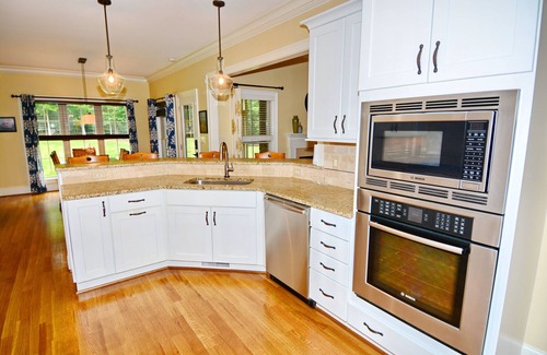 Summerfield House | Luxury Home with Office and Man Cave-Ideal for Families, Couples & Market Guests