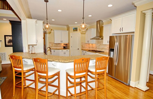 Summerfield House | Luxury Home with Office and Man Cave-Ideal for Families, Couples & Market Guests