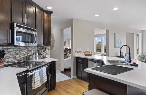 Northeast Tacoma House | Luxury Home with Panoramic Puget Sound Views, Baby Grand Piano, and Game Room