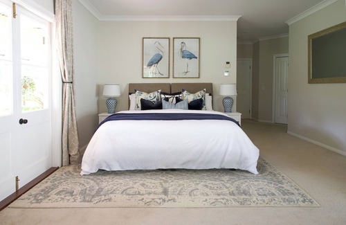 Kenmore Hills House | Luxury Homestead Infinity Pool on 2 Acres Mt.Cootha. Quiet, Private, Exclusive.
