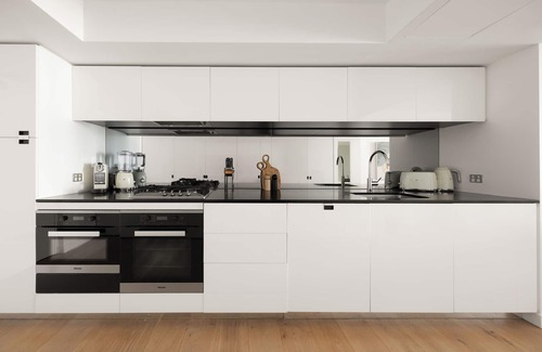 Bondi Beach Apartment | Luxury in the Exclusive Pacific with Ocean Views