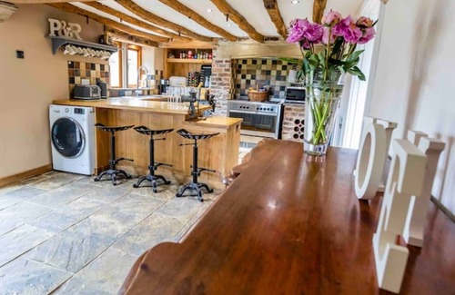 Darton House | Luxury in Yorkshire, hot tub, cannon hall, YSP