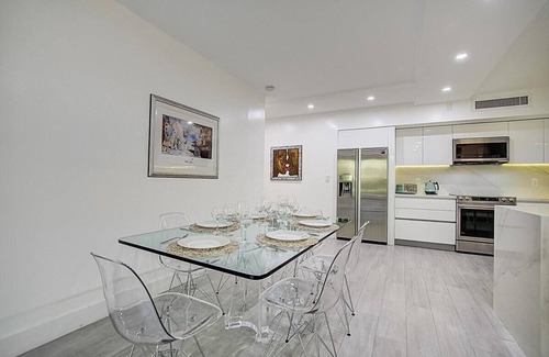 Key Biscayne Condo | LUXURY KEY BISCAYNE OCEANFRONT 3 BEDROOM/2 BATH CONDO FULLY RENOVATED IN 2021