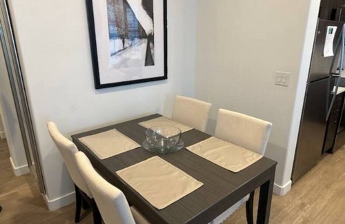 Draper Apartment | Luxury Living with Resort Amenities: King bd+Queens bd, Gym-Pool-Hot Tub, Fast Wi-Fi