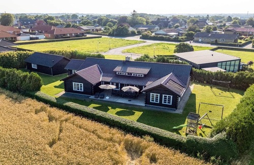 Spøttrup House | Luxury Lodge with Limfjord View - By Traum Ferienwohnungen