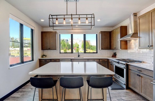 Winter Park House | Luxury Loft 21 I Rooftop Hot Tub & Lounge I Great Views I Best Price I Discounted Attractions