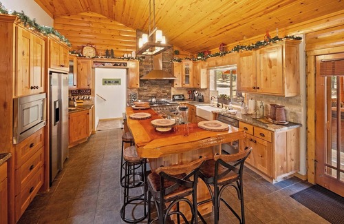 Meadowbrook Estates Cabin | Luxury Log Cabin Home on 1.66 Acres! Covered Patio! Pool Table! Foosball!