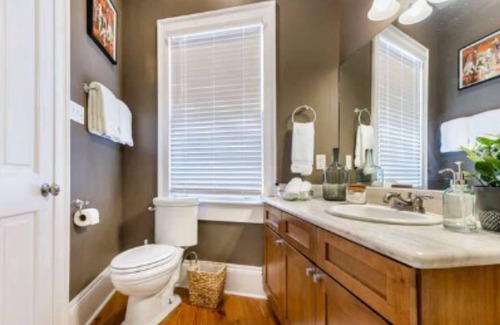 Lower Garden District House | Luxury Magazine St. Studio – Historic NOLA (New Orleans)