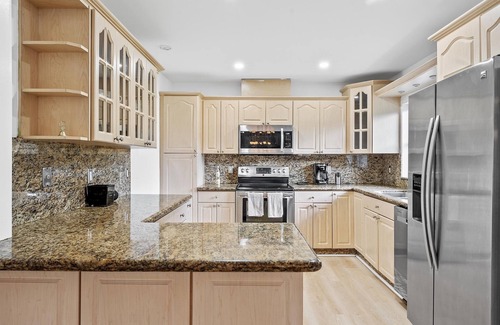 Golden Glades House | Luxury Miami Waterfront Retreat | Private Dock