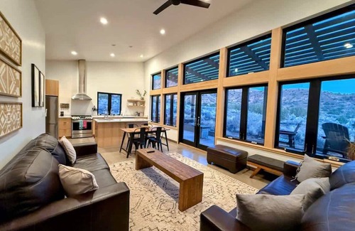 Moab South Valley House | Luxury Moab Retreat—Stunning Views Private Trails