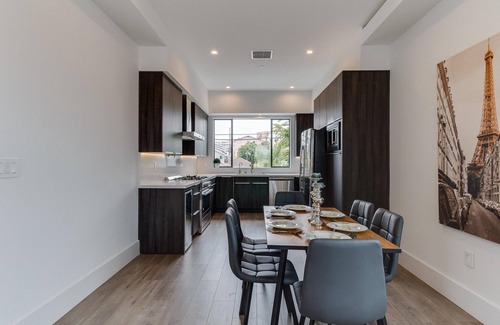 Mid City House | Luxury Modern 4 bedroom with Rooftop Deck #6