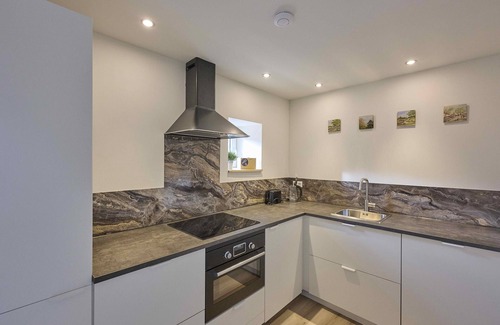 Koulen House | Luxury modern apartment with roof terrace