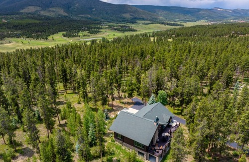 Granby House | Luxury Mountain Cabin: Hot Tub, Mtn Views, Game Room - Sleeps 10