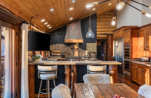 Silver Summit Cabin | Luxury Mountain Living | 15mi to Park City, UT