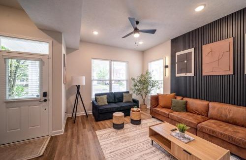 Cleveland House | Luxury New 3BR CLE Clinic UnivCircle Little Italy
