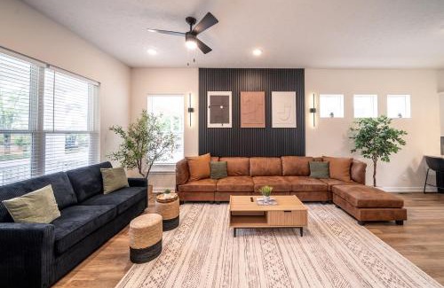 Cleveland House | Luxury New 3BR CLE Clinic UnivCircle Little Italy