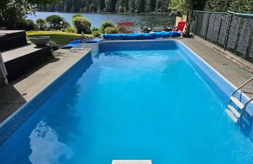 Ladysmith Villa | Luxury Ocean front pool hot tub villa