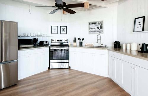 Estate Enighed House | Luxury Oceanview Villa | Walk to Beach & Dining