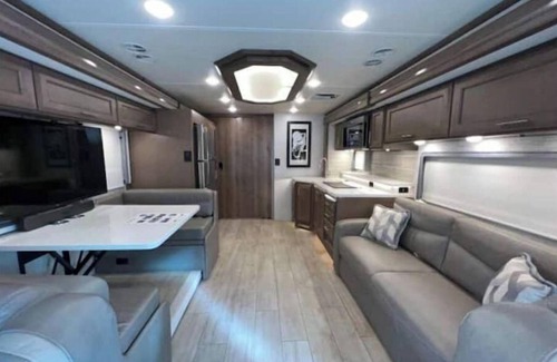 Gainesville House | Luxury on wheels for all! Welcome to the ultimate 5-star RV experience.