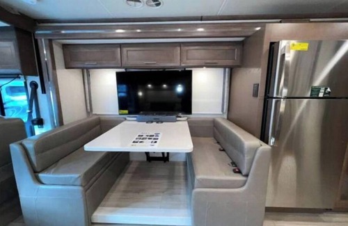 Gainesville House | Luxury on wheels for all! Welcome to the ultimate 5-star RV experience.