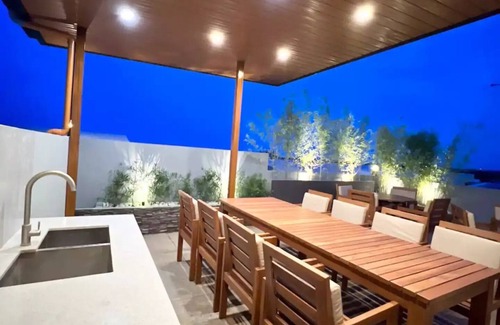 Malabanias Apartment | Luxury Pad Near Clark Pampangann