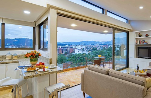 San Blas Condo | Luxury Penthouse, Historic City Center, Panoramic Views, - Power Backup -