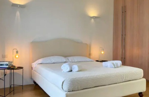 Gioia Apartment | Luxury Penthouse with Stunning View and Hammam