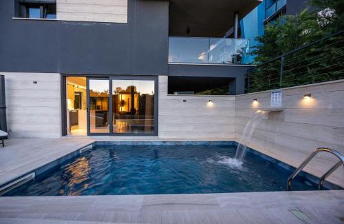 Kozino Apartment | Luxury Pool Seaside Apartments Zadar