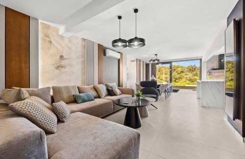 Kozino Apartment | Luxury Pool Seaside Apartments Zadar