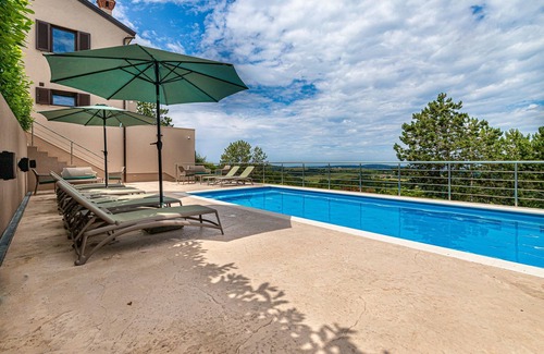 Gracisce Villa | Luxury Pool Villa Gradin, Gračišče, Slovenia