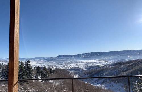 Silver Summit Cabin | Luxury Private Cabin. Spectacular setting! Amazing Views, 80 acres, Hot Tub