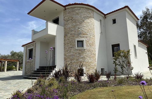 Vourvourou Villa | Luxury rental villa for 14 people