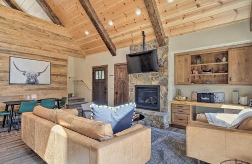 Mi-Wuk Village House | Luxury Retreat Custom Mi-Wuk Village Cabin!