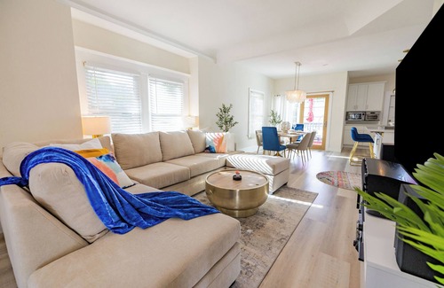 Piedmont Avenue House | Luxury Retreat with Private Au Pair Suite