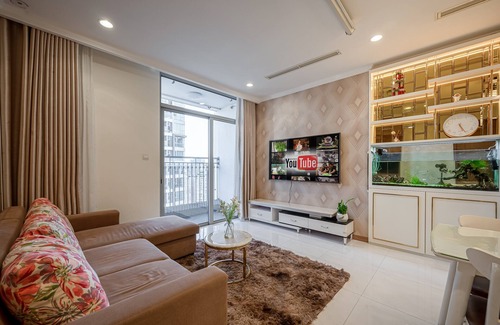 Hang Xanh Apartment | LUXURY RIVER VIEW 1 BEDROOM APT IN VINHOME CENTRAL PARK