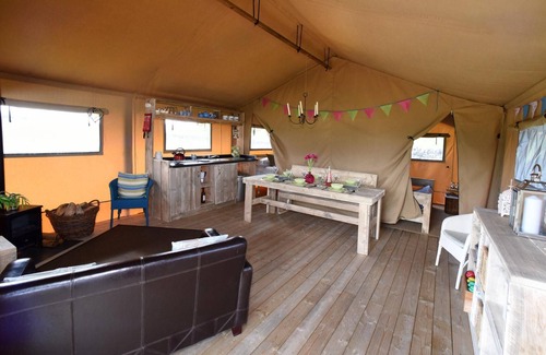 Denny RV Rental | Luxury Safari Tent - Carr's Hill