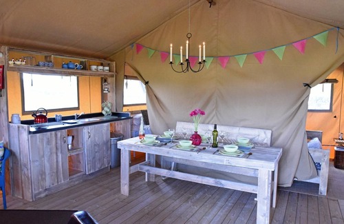 Denny RV Rental | Luxury Safari Tent - Carr's Hill