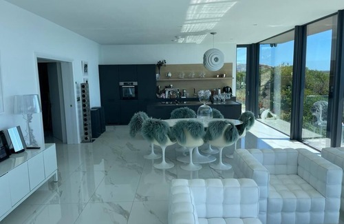 Schull House | Luxury Seaside Property