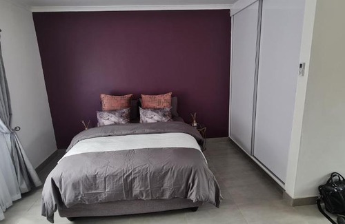 Umtata Apartment | Luxury Self-Catering Bachelor Apartment