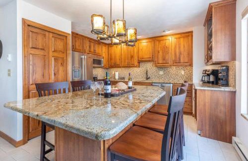 Seven Springs Apartment | Luxury Seven Springs Condo- 3 Bed & Loft, 3 Bath