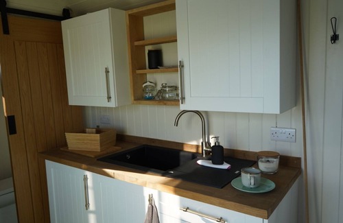 Donaghadee Cabin | Luxury Shepherds Hut w/Hot Tub - Lake views and private