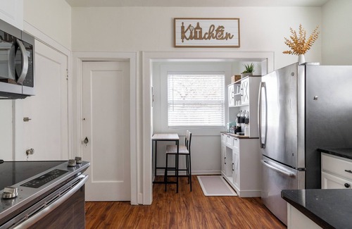 Hyde Park House | Luxury Short/Midterm Hyde Park Getaway