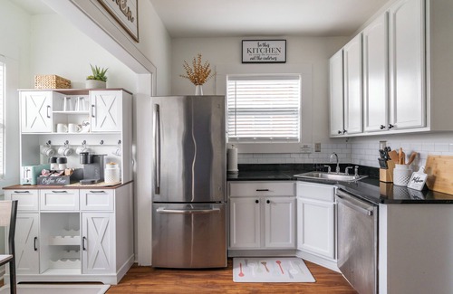 Hyde Park House | Luxury Short/Midterm Hyde Park Getaway