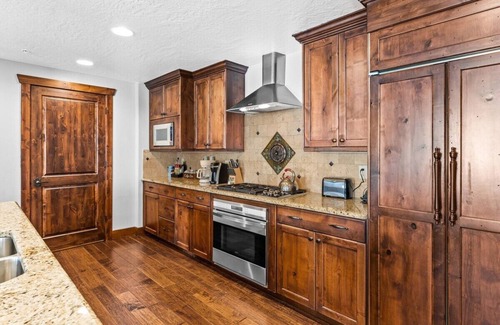 Park City Condo | Luxury Ski-In/Out Canyons, PetFriendly, Fireplace