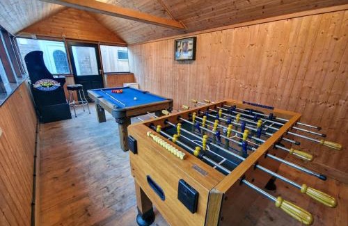 Kirkby House | Luxury Sleeps 11 Kirkby Home by City SuperHost