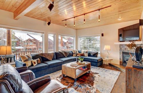 Old Town House | Luxury Slopeside Condo 97A Next to Ski Resort I Hot Tub I Great Views I Best Price I FREE Adventures Daily